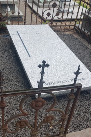 tani pomnik w świebodzicach