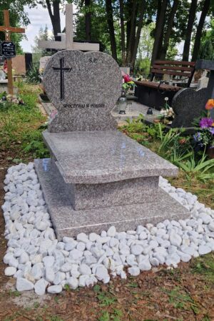 Nagrobek dziecięcy z granitu brąz królewski nr.1570