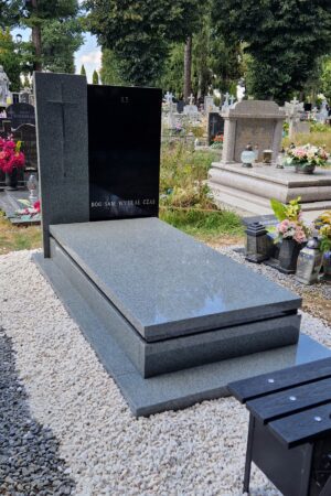 nagrobek kuru grey jaworzyna śląska