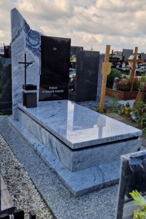 Nagrobek granitowy z różą, viscount white / szwed nr.1851