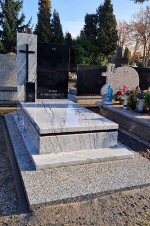Nagrobek granitowy z posadzką, viscount white / szwed nr.2278