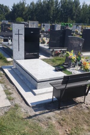 Nagrobek z posadzką, granit viscount white / szwed nr.2079