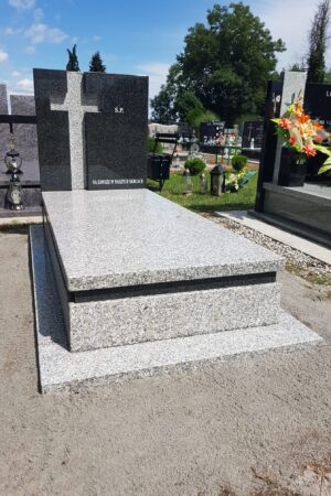 Ładny tani nagrobek z granitu