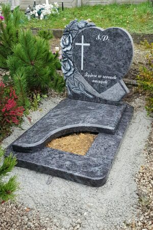 Nagrobek urnowy z sercem i różami z granitu orion nr.653