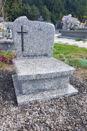 Mały nagrobek urnowy z granitu strzegomskiego nr.1234