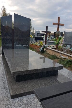 nagrobek ciemny bielawa