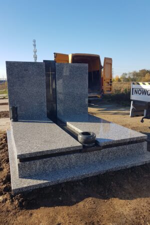 Nagrobek na grobowiec rodzinny, strzegomski / impala nr.1855