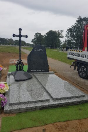 Nagrobek na grobowiec podwójny, strzegomski / impala nr.1854