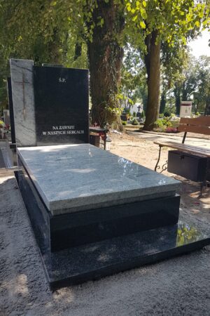 nagrobek dwukolorowy świdnica