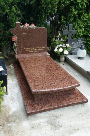 nagrobek z rzezba róż