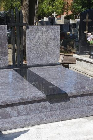 Nagrobek na grobowiec rodzinny z granitu orion / szwed nr.1941