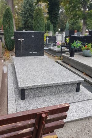 Nagrobek na grób murowany, granit strzegomski / impala nr.1790