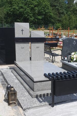 Nagrobek granitowy z posadzką, bohus grey / szwed nr.2082