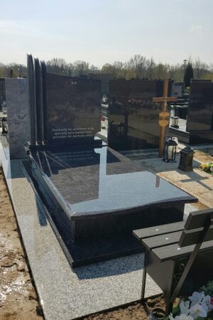 Nagrobek na grób murowany z posadzką, granit orion nr.1137