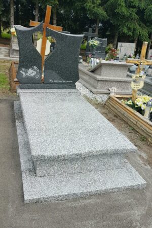 nagrobek z motorem wrocław