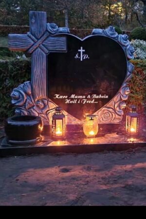 Nagrobek amerykański z krzyżem i różami, granit szwed nr.1954