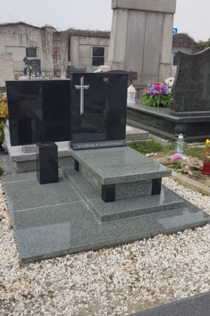 Nagrobek urnowy z granitu kuru grey / szwed nr.1510