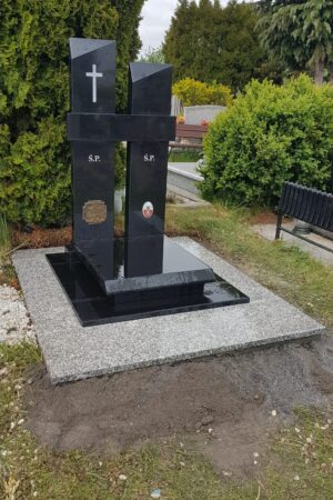 Nagrobek urnowy dla dwóch osób z granitu szwed nr.2018