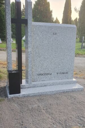 Nagrobek amerykański z granitu strzegomskiego nr.1285