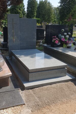 Nagrobek z granitu kuru grey nr.2076