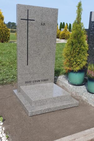 Nowoczesny nagrobek urnowy z granitu bohus grey nr.2049