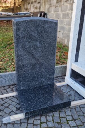 Mały nagrobek urnowy z granitu impala nr.649
