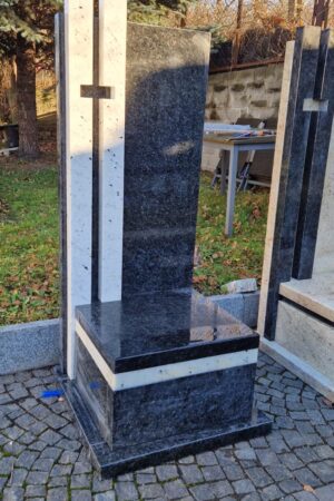 Mały nagrobek urnowy, granit impala / super white nr.2249