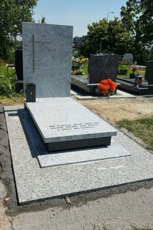 Nagrobek granitowy z posadzką, viscount white / szwed nr.1659