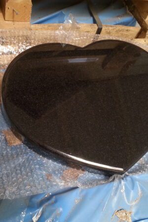 Serce z granitu szwed nr.702