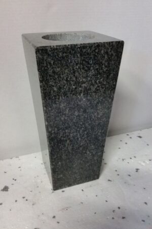 Wazon granitowy impala nr.1036